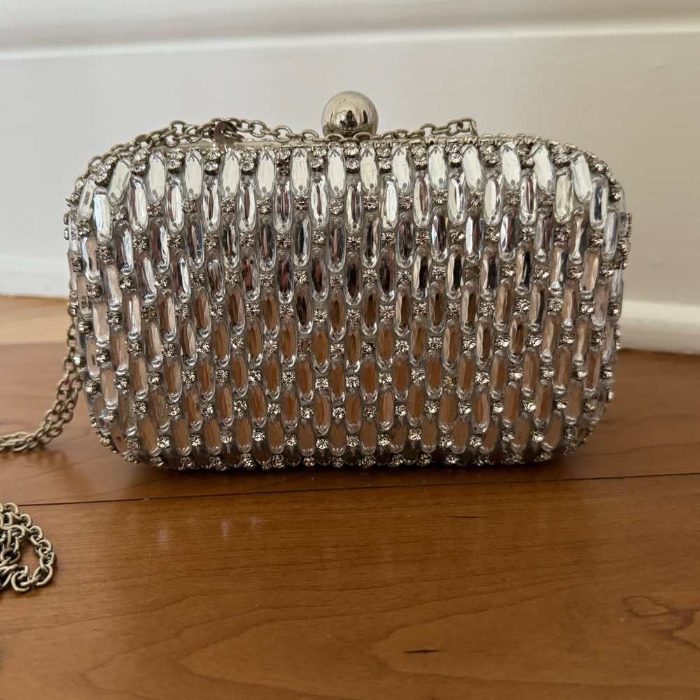 Santi Metallic Clutch